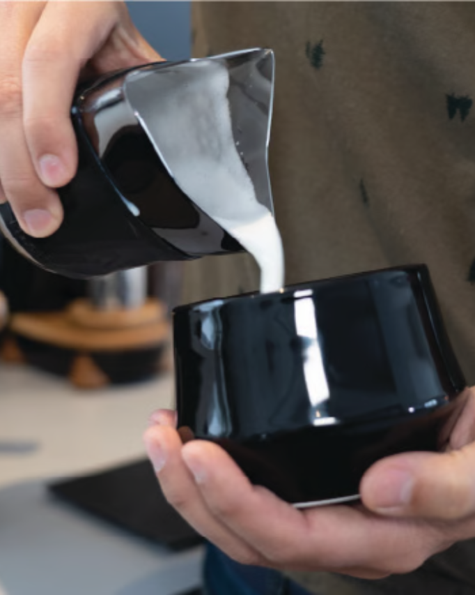 KRUVE Three Spout Pitcher كروف بيتشر ثلاثي الفوهه - Kshta
