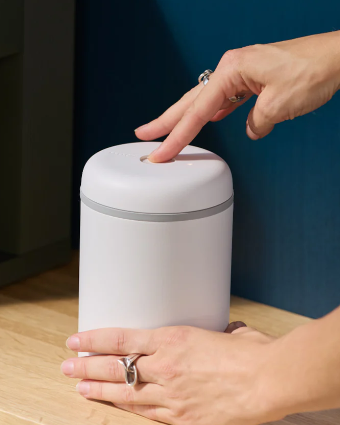 Fellow Atmos Vacuum Canister   فيلو اتموس حافظة قهوة فاكيوم - Kshta