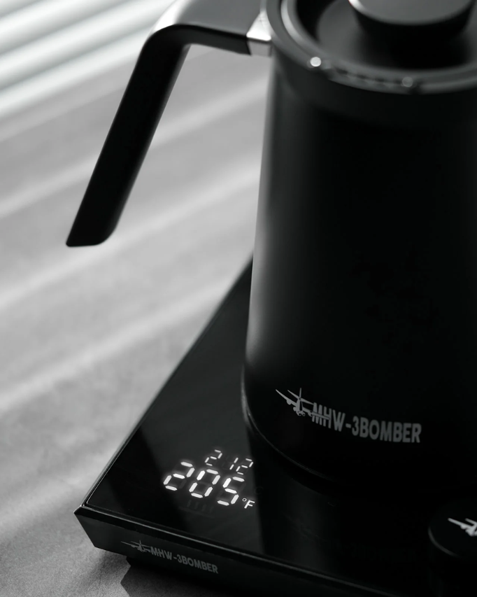 MHW-3BOMBER Assassin Gooseneck Electric Kettle  بومبر كيتل كهربائي - Kshta