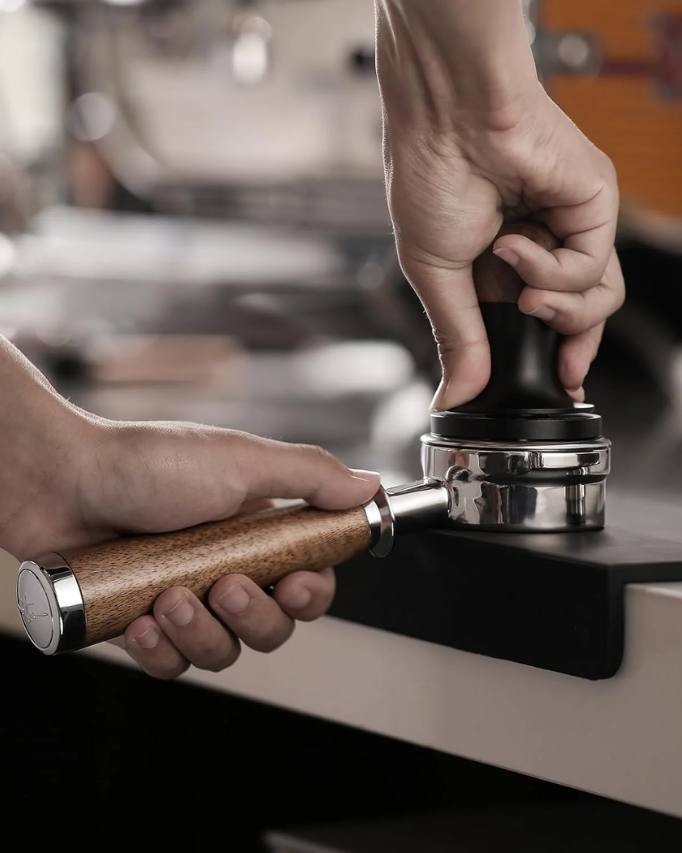 MHW-3BOMBER Bottomless Portafilter for Breville – 54mm بومبر بورتافلتر لمكينه برفيل حجم - Kshta